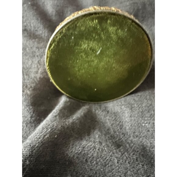 Vintage Ornate Round Pin Cushion With Assorted Pearl Pins & Gold Trimmed Base - Picture 4 of 6